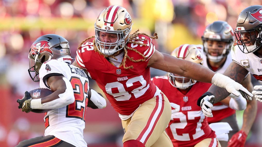 SANTA CLARA, CALIFORNIA - NOVEMBER 19: Chase Young #92 of the San Francisco 49ers tackles Chase Edmonds #22 of the Tampa Bay Buccaneers at Levi's Stadium on November 19, 2023 in Santa Clara, California. (Photo by Ezra Shaw/Getty Images)